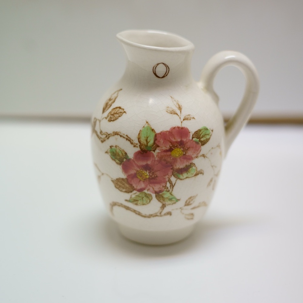 NASCO Springtime Pink Sugar Bowl With Lid & Cruet (Japan) - Picture 3 of 3
